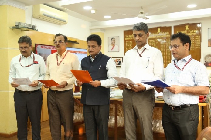 Shri Roop Narayan Sunkar, MD:NHSRCL administered Integrity Pledge to all employees on the occasion of VAW 2023